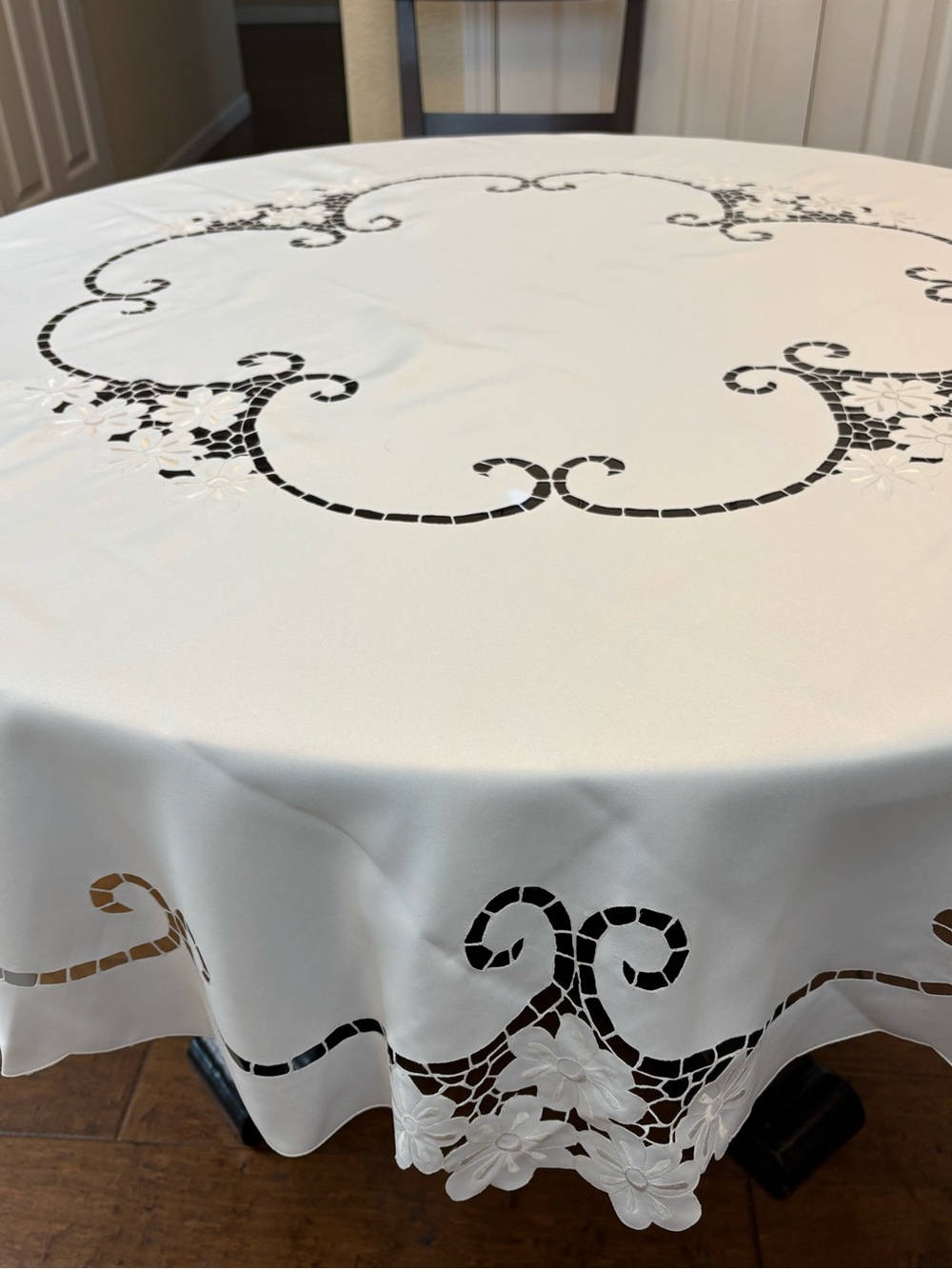 Embroidered Lace With floral Cut out Round Tablecloth